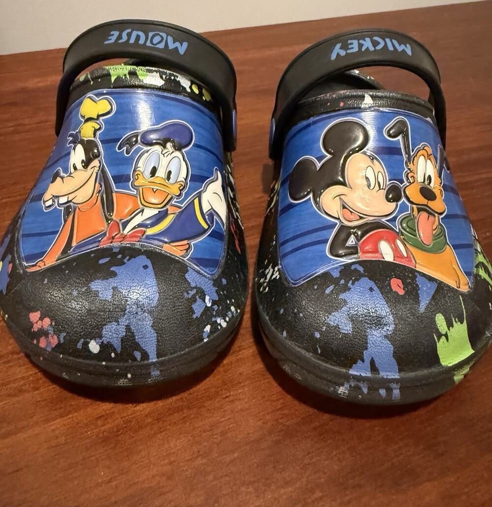 Disney Mickey Mouse Friends Clogs Toddler 7/8 Donald Goofy Pluto Paint Splatter